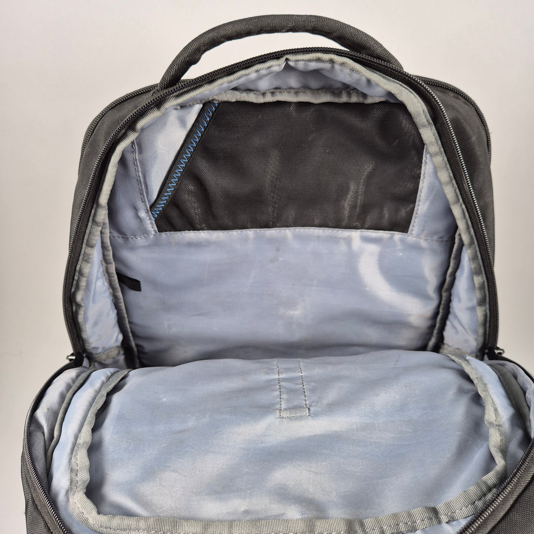 Svart Dell laptopryggsäck med flera fack