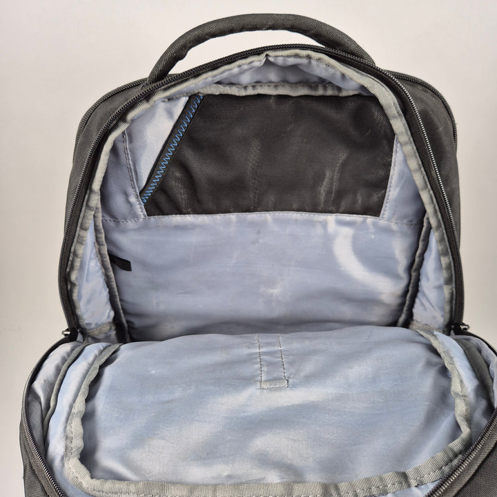 Svart Dell laptopryggsäck med flera fack
