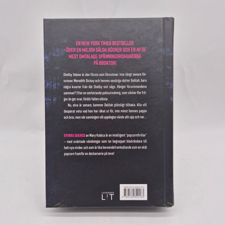 Kvinna saknad thrillerbok inbunden Lavender Lit