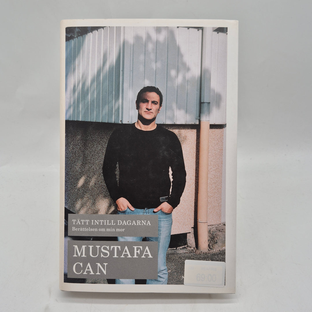 Tätt intill dagarna pocketbok biografi Norstedts