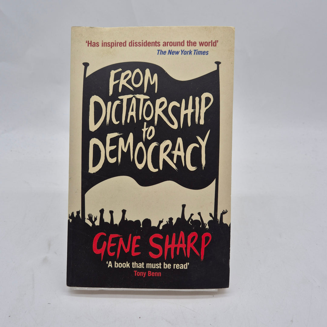 From Dictatorship to Democracy pocketbok Gene Sharp
