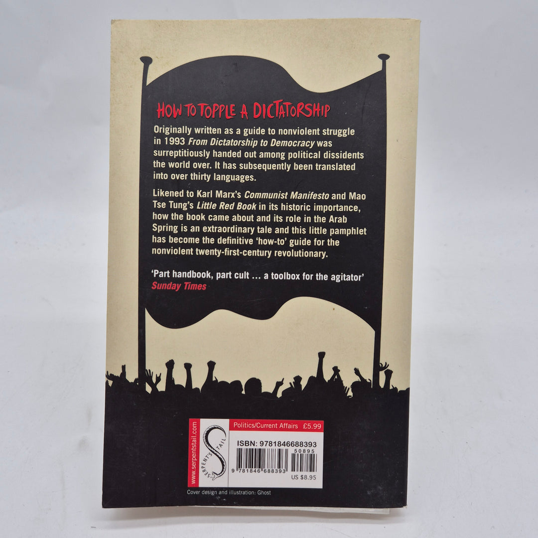 From Dictatorship to Democracy pocketbok Gene Sharp
