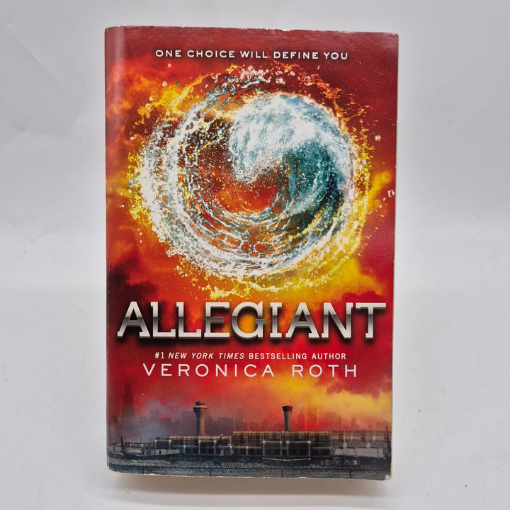 Allegiant dystopisk ungdomsbok Veronica Roth pocket