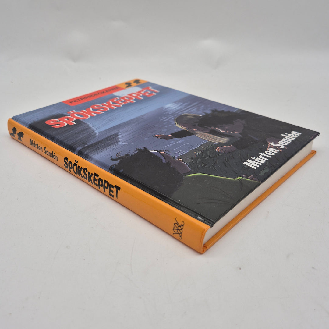 Spökskeppet Petrinideckarna inbunden barnbok Rabén