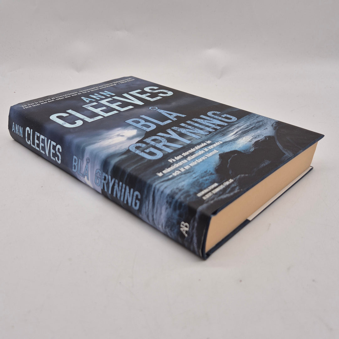 Blå gryning kriminalroman inbunden Ann Cleeves