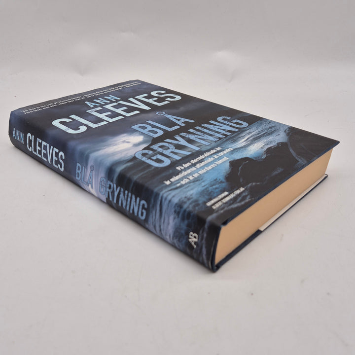 Blå gryning kriminalroman inbunden Ann Cleeves