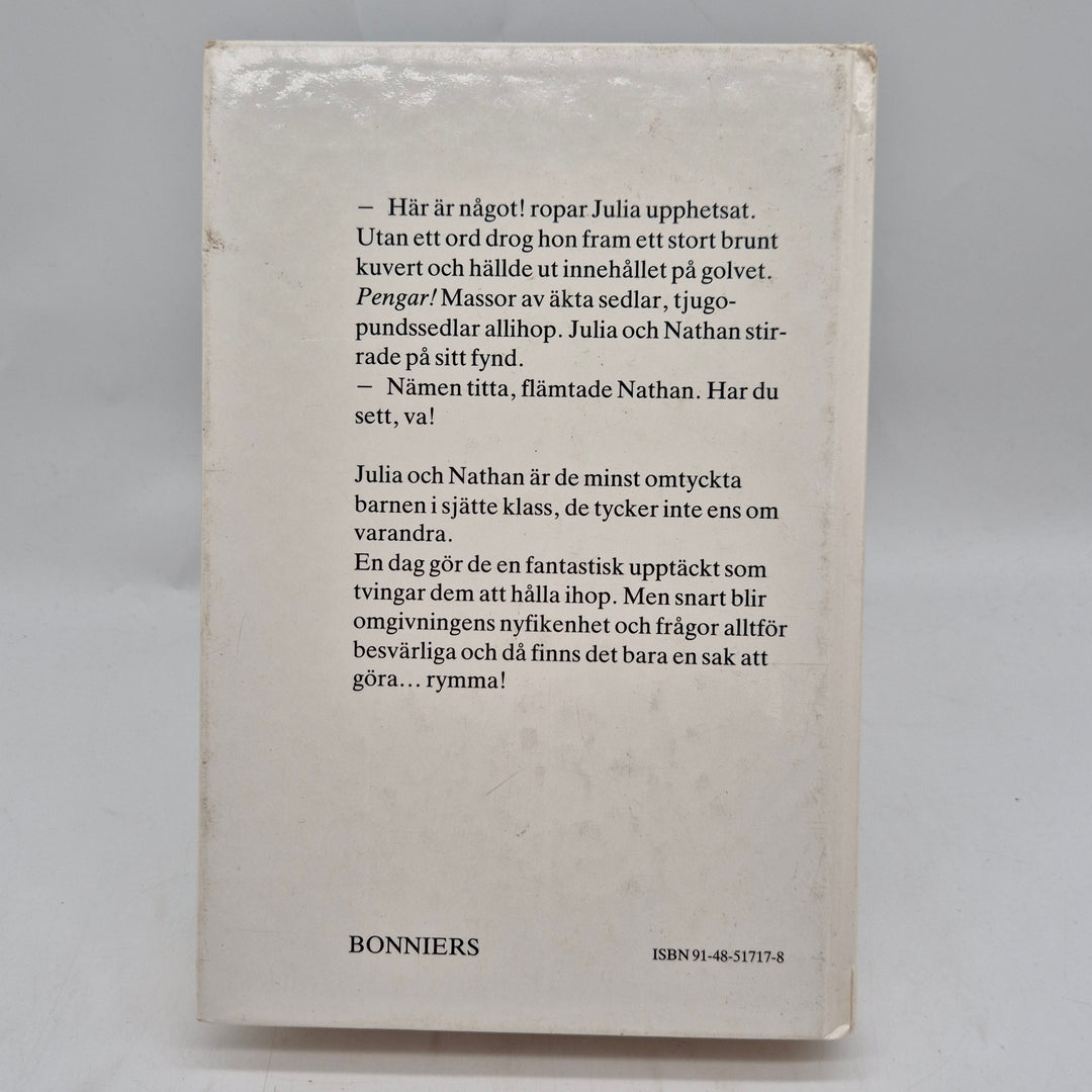 På rymmen ungdomsbok Ruth Thomas Bonniers