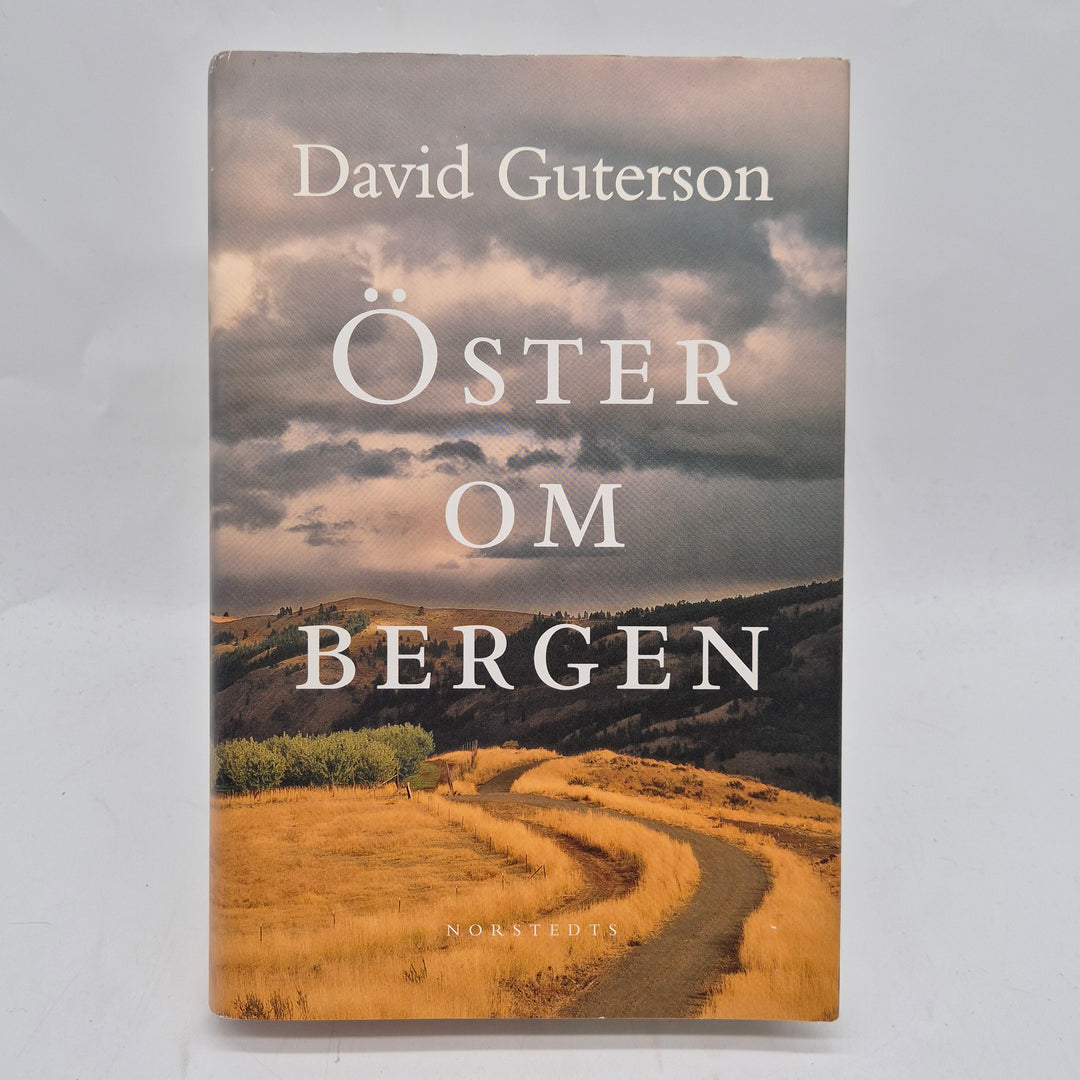 Öster om bergen inbunden roman Norstedts begagnad