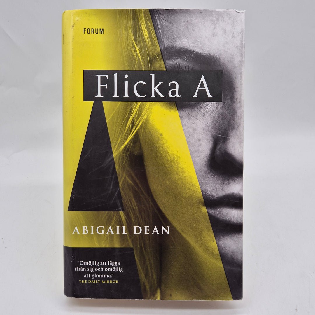 Flicka A psykologisk thriller inbunden gul svart