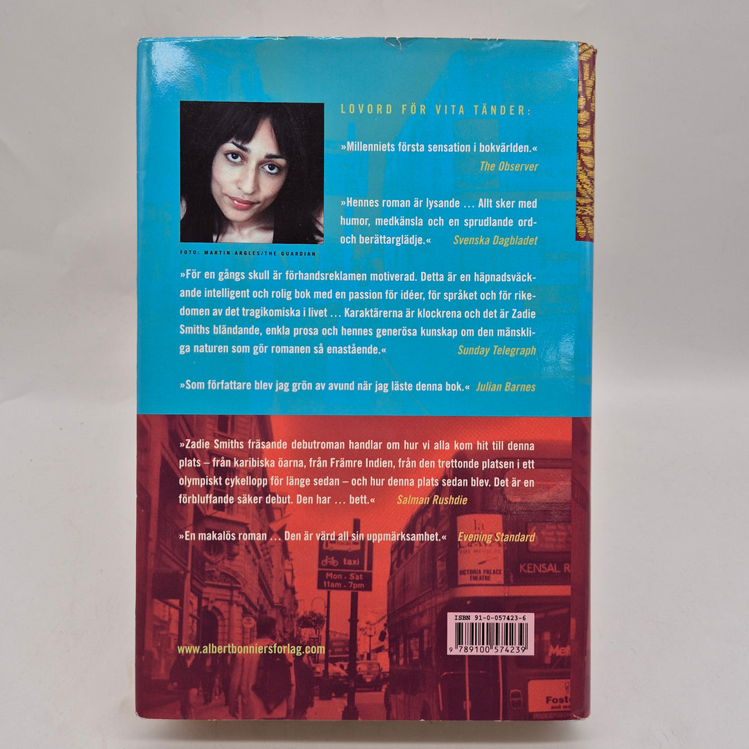 Vita tänder inbunden roman Zadie Smith
