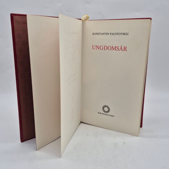 Ungdomsår röd inbunden klassiker Bokfrämjandet