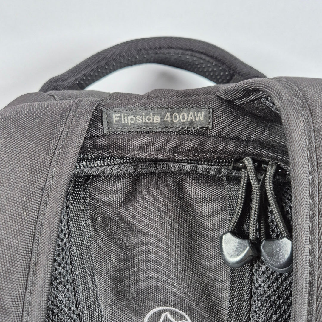 Lowepro svart kameraryggsäck robust och praktisk