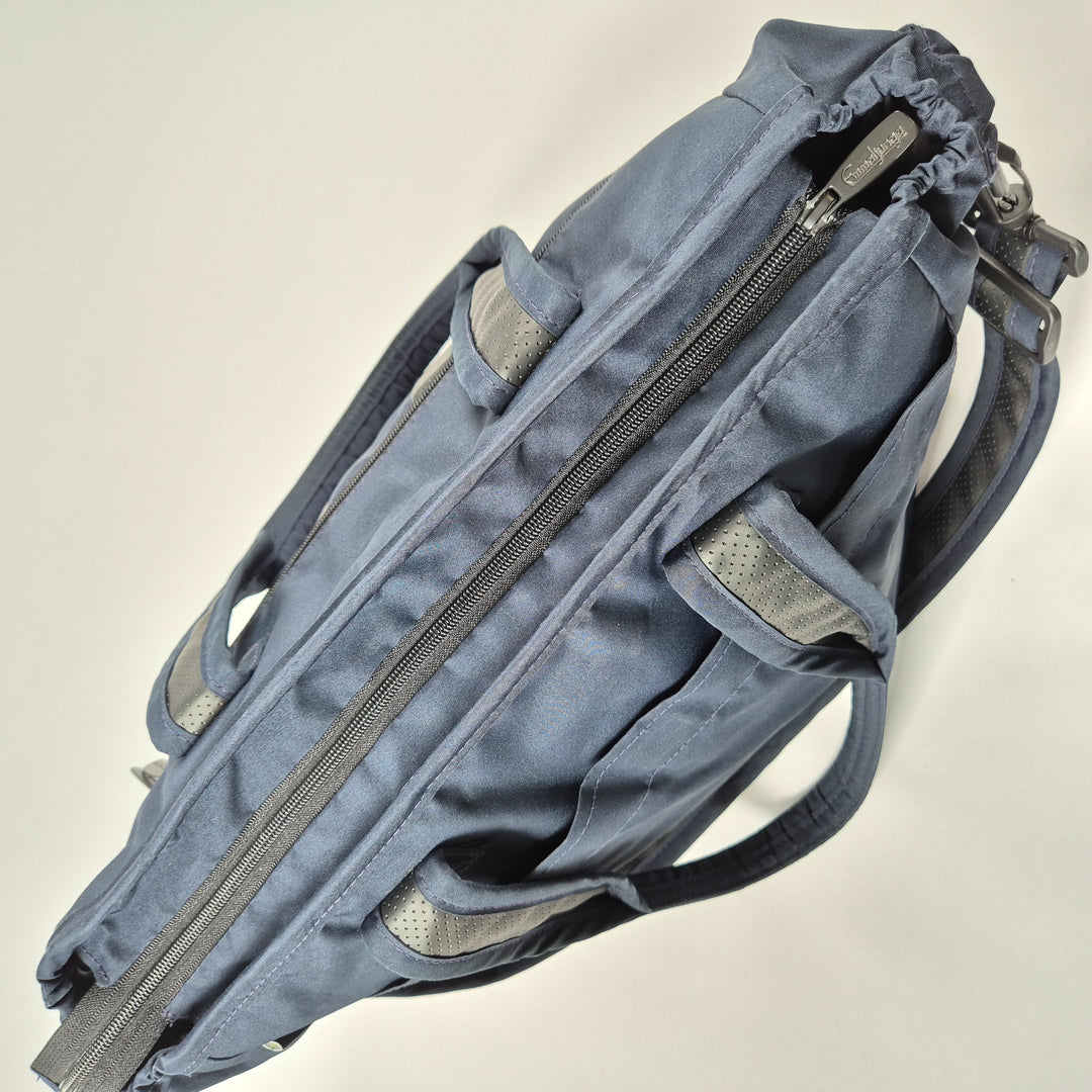 Marinblå skötväska Emmaljunga med axelrem