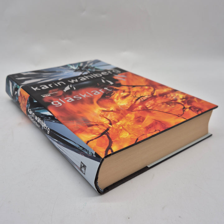 Glasklart kriminalroman Karin Wahlberg inbunden bok