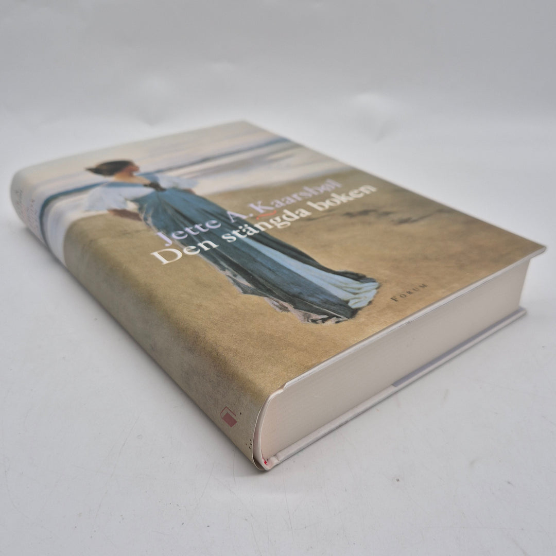Den stängda boken inbunden roman historisk