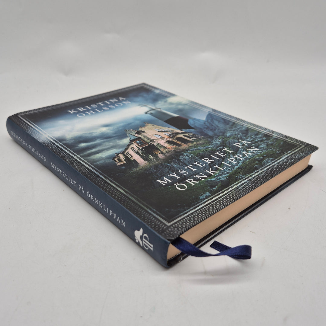 Mystieriet på Örnklippan barnbok inbunden begagnad