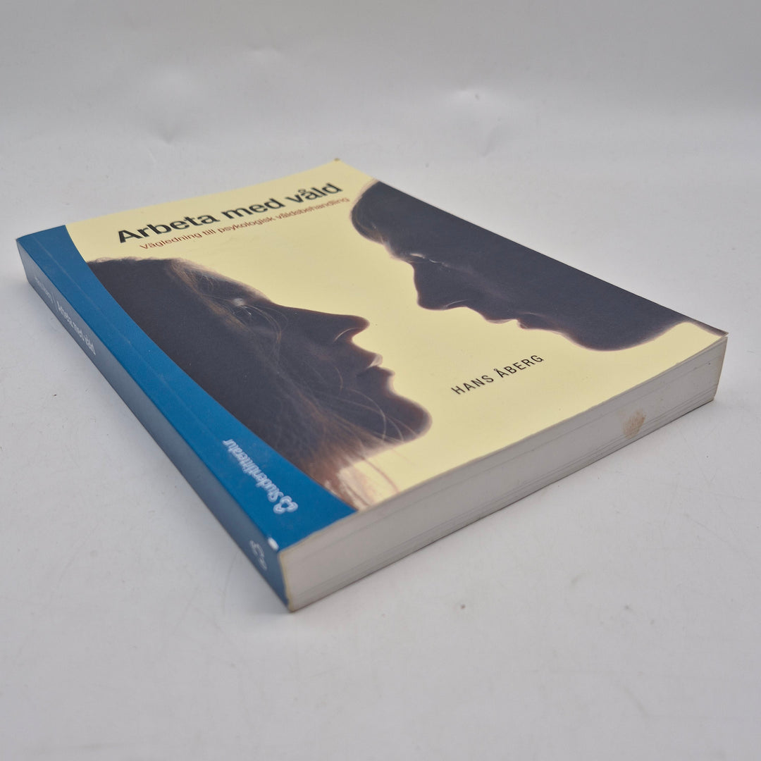 Arbeta med våld psykologibok Studentlitteratur begagnad