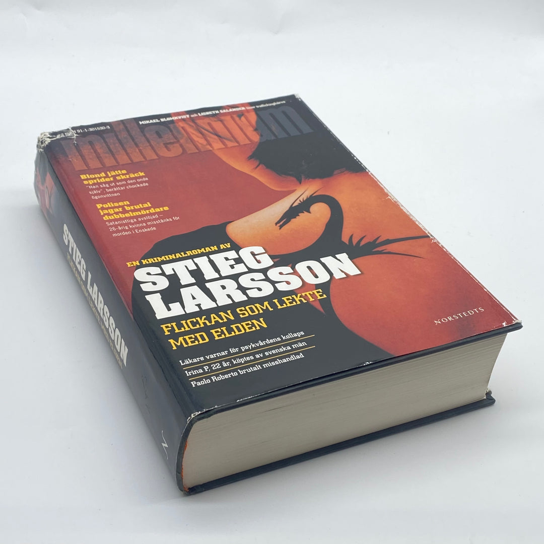 Klassisk bok "Flickan som lekte med elden" Larsson