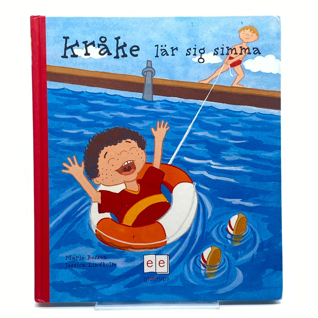 Kråke lär sig simma barnbok från Gleerups