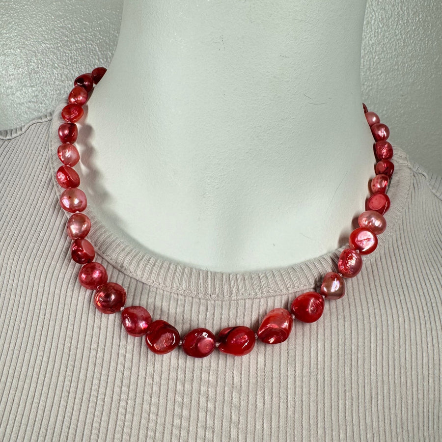 Röd Pärlemorhalsband - Homy Secondhand Online