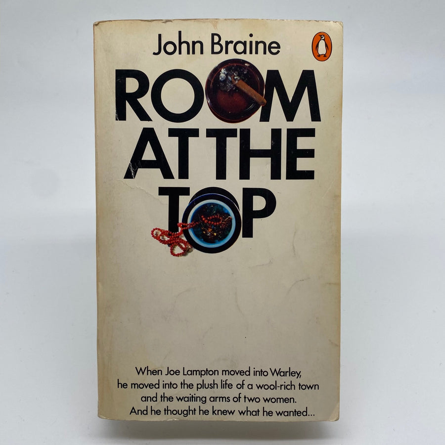 John Braines klassiker "Rum På Toppen" - Pocketbok - Homy Secondhand Online