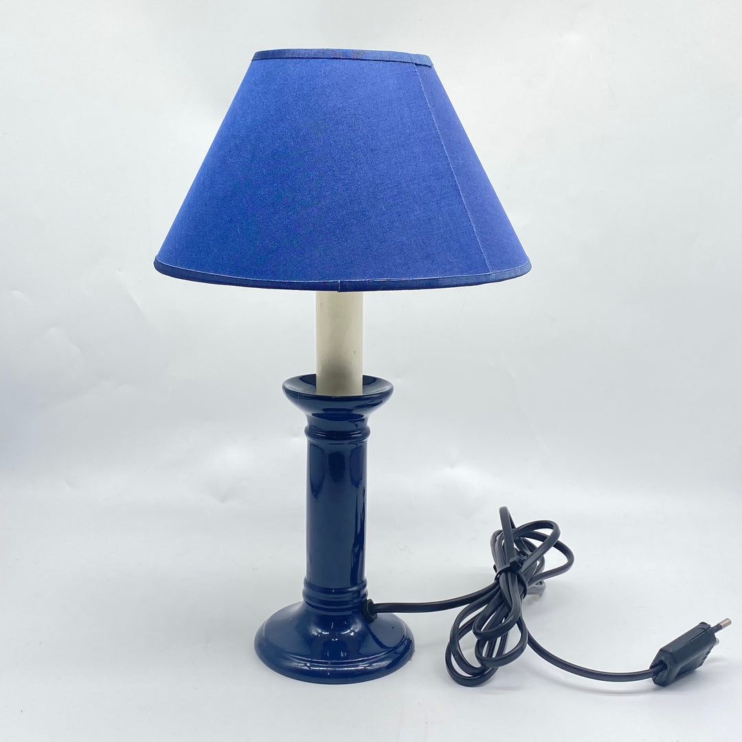 Blå IKEA bordlampa i retrostil