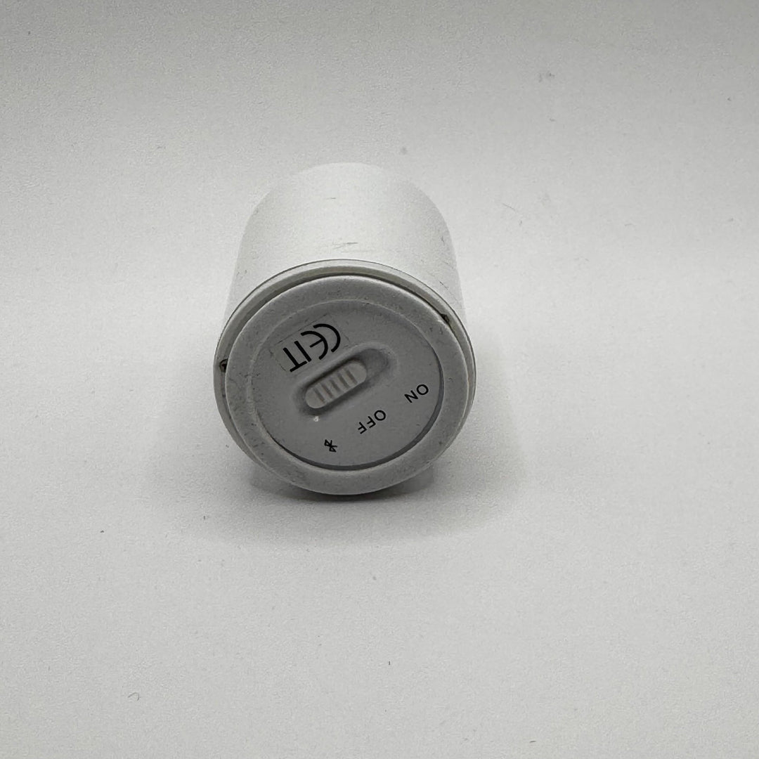 Vit modern bordslampa med ljudingång - Homy Secondhand Online