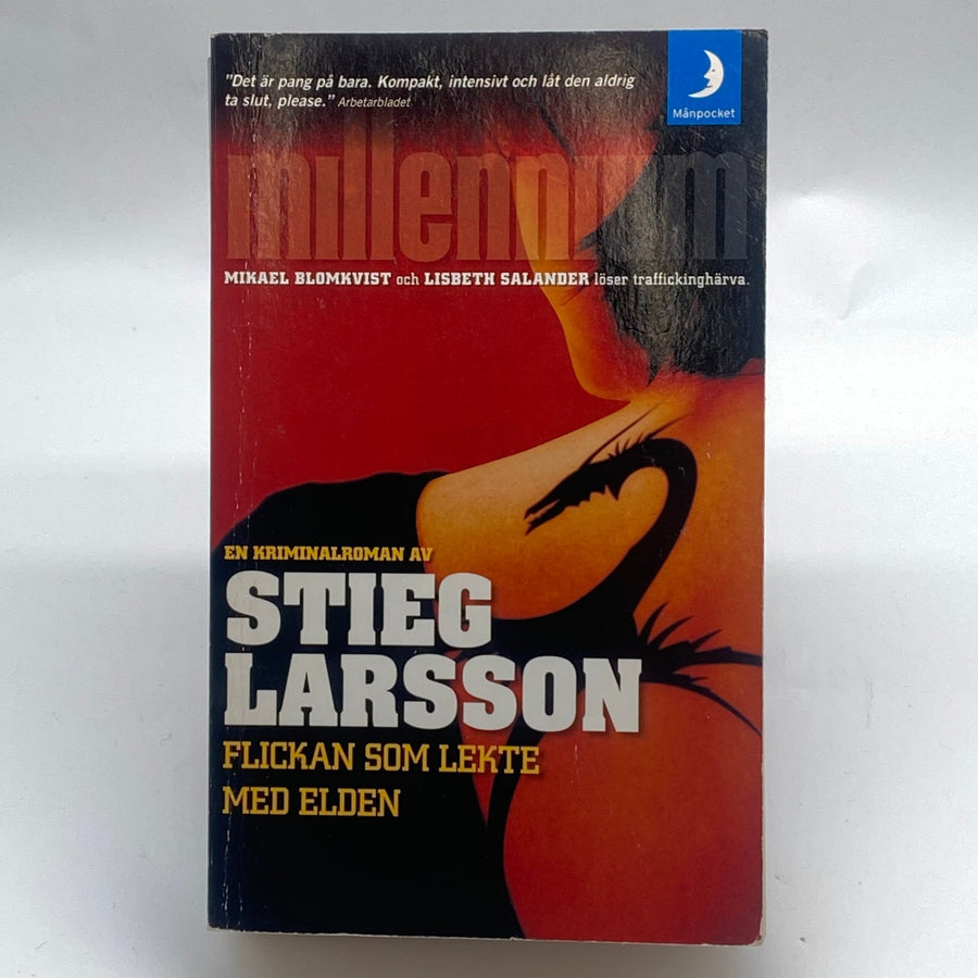 Stieg Larsson bok Flickan som lekte med elden - Homy Secondhand Online