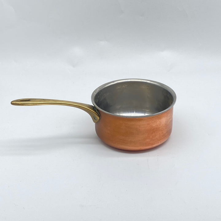 Elegant kopparkastrull med trähandtag från Väsjöläri