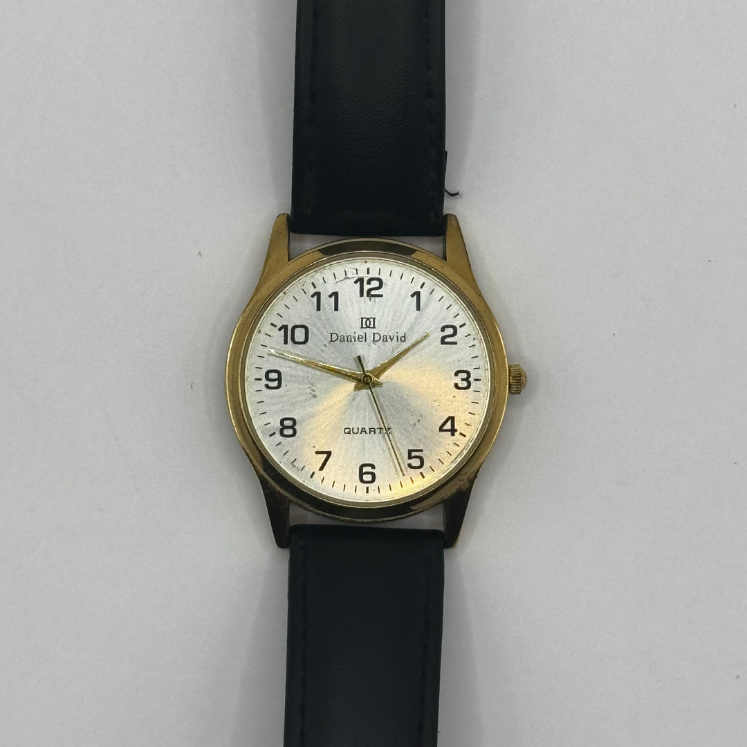 Klassisk Guldfärgad Dariel David Armbandsur