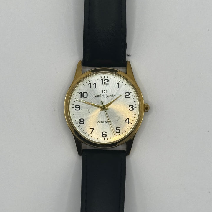 Klassisk Guldfärgad Dariel David Armbandsur