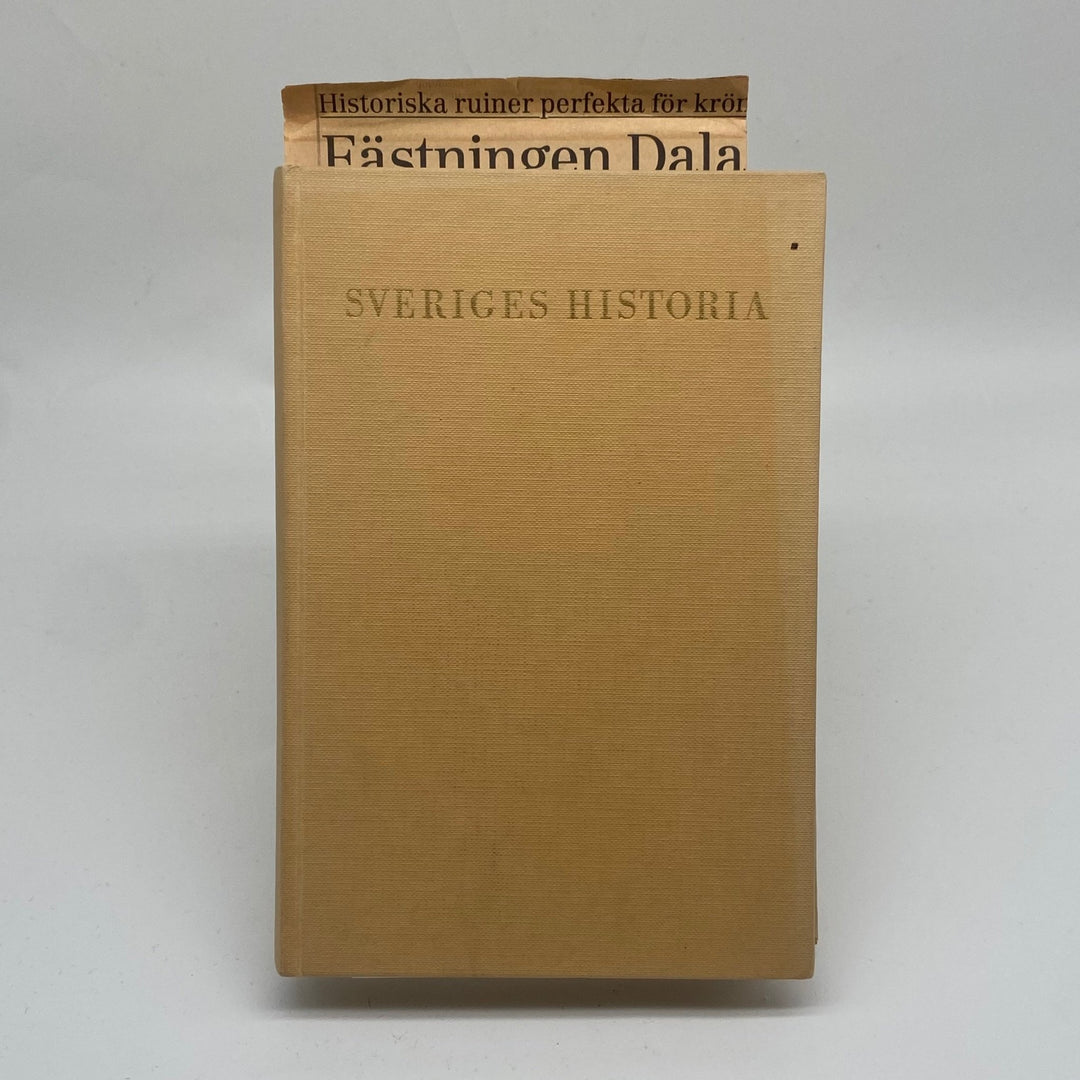 Sveriges Historia - Klassisk Bok i Beige Omslag - Homy Secondhand Online