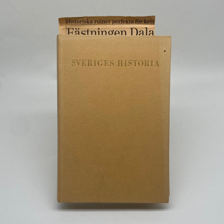 Sveriges Historia - Klassisk Bok i Beige Omslag - Homy Secondhand Online