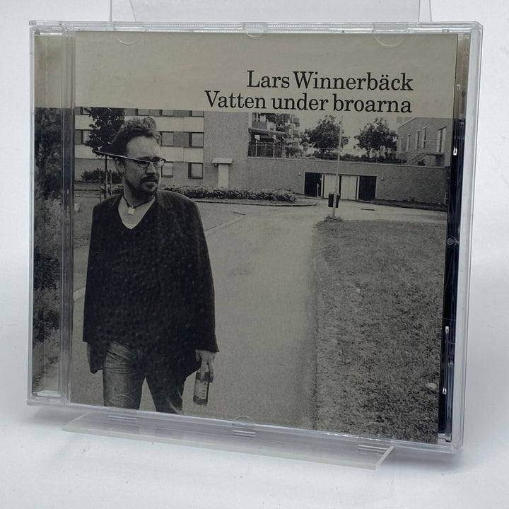 Lars Winnerbäck CD - Vatten under broarna - Homy Secondhand Online