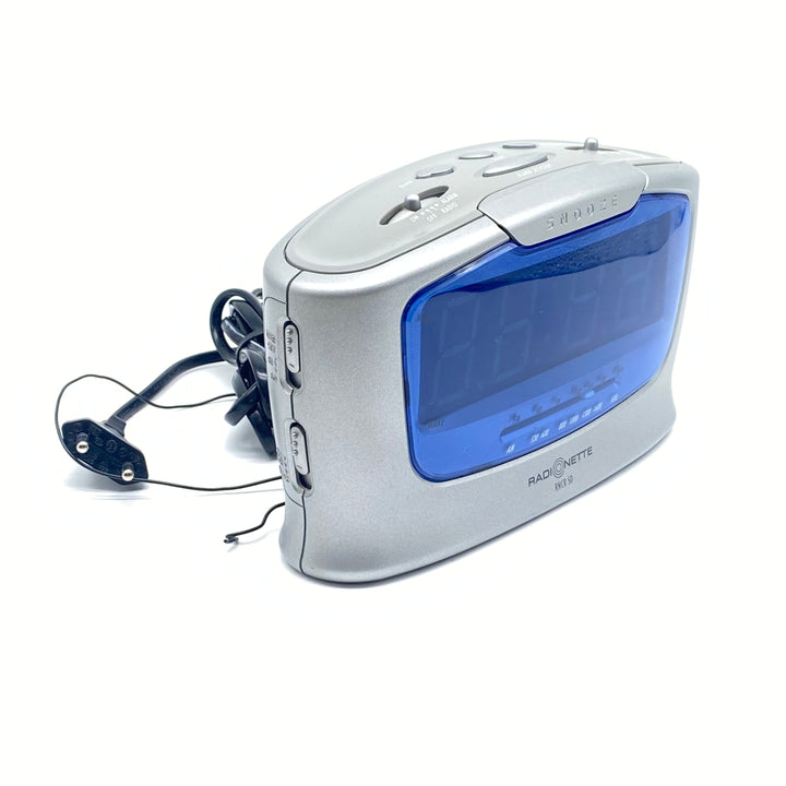 Retro RadiOnette väckarklockradio med AM/FM i silver