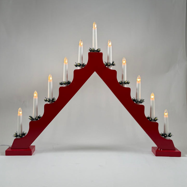 Retro röd adventsljusstake i trä