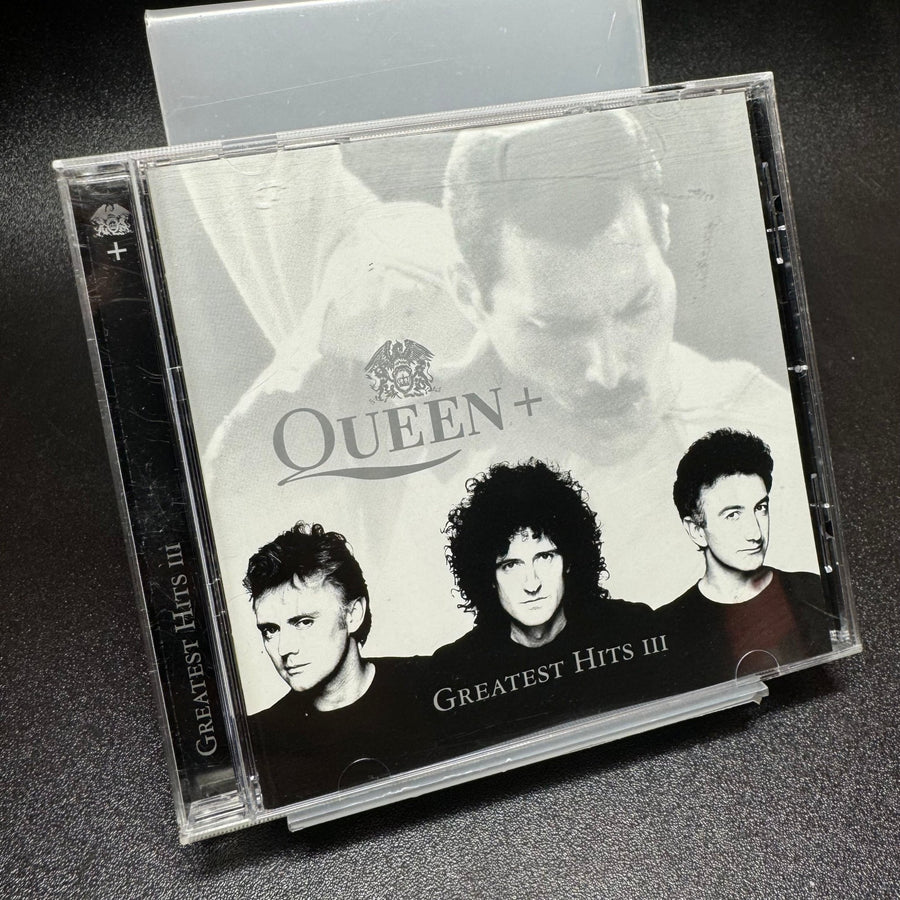 Queen+ Greatest Hits III CD - Odödliga Klassiker från Queen - Homy Secondhand Online