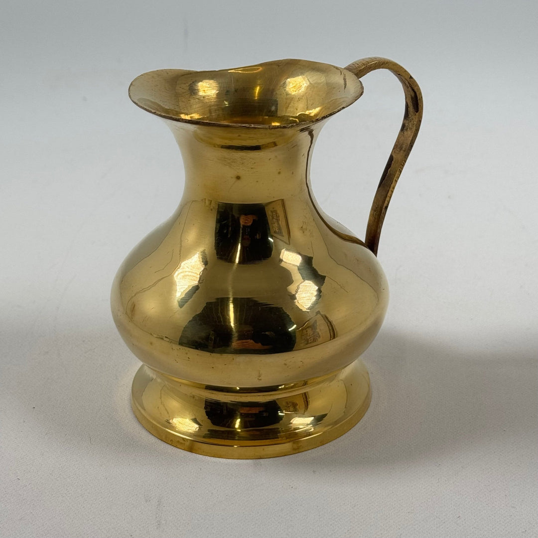 Elegant Mässing Kanna med Klassisk Design - Homy Secondhand Online