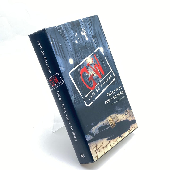 Leif GW Persson bok "Faller fritt som i en dröm" - Homy Secondhand Online