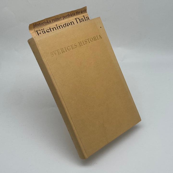 Sveriges Historia - Klassisk Bok i Beige Omslag - Homy Secondhand Online