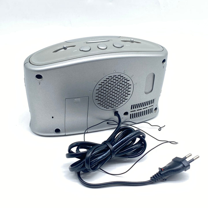 Retro RadiOnette väckarklockradio med AM/FM i silver
