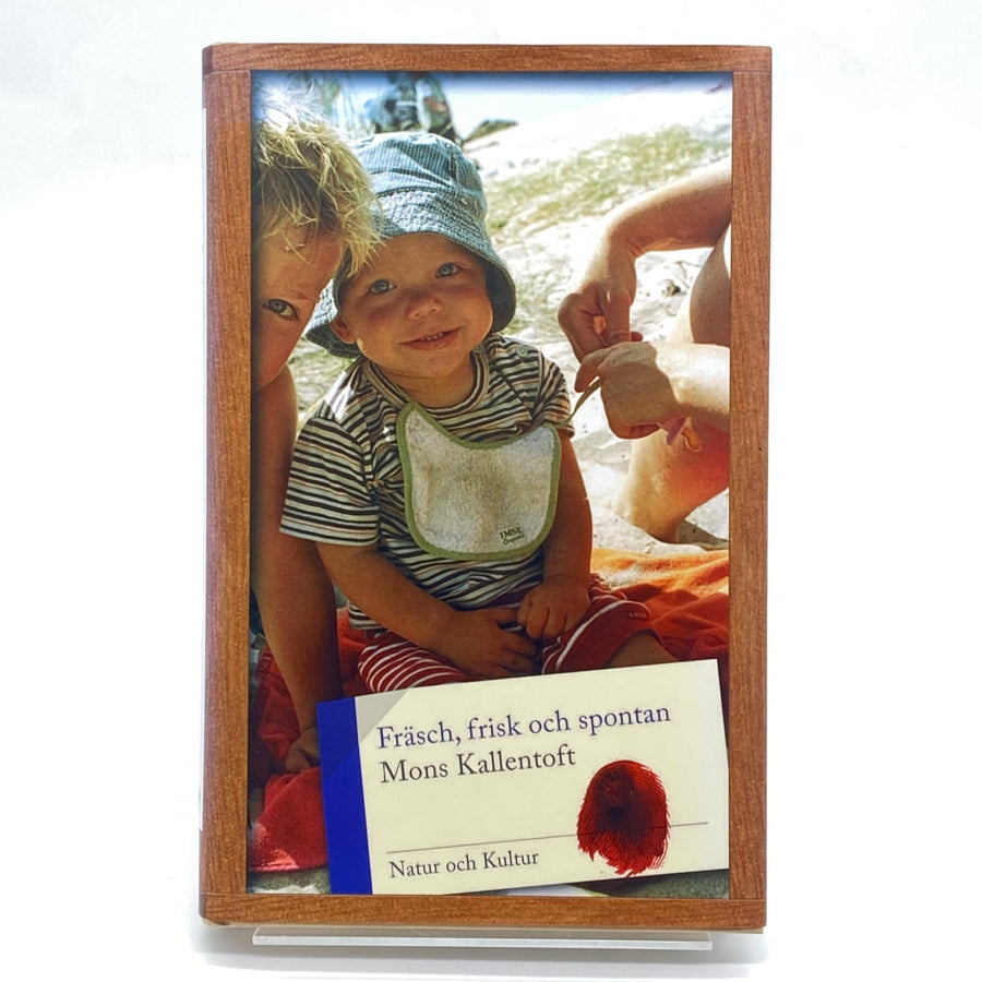Retro träram med fräsch fotografi Mons Kallentoft - Homy Secondhand Online