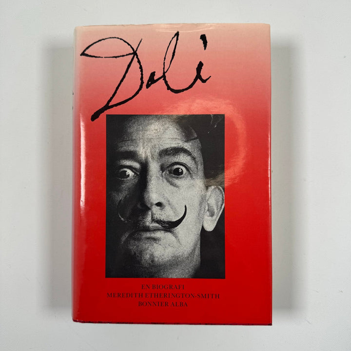 Upptäck Salvador Dalís Surrealistiska Värld: En Biografi - Homy Secondhand Online
