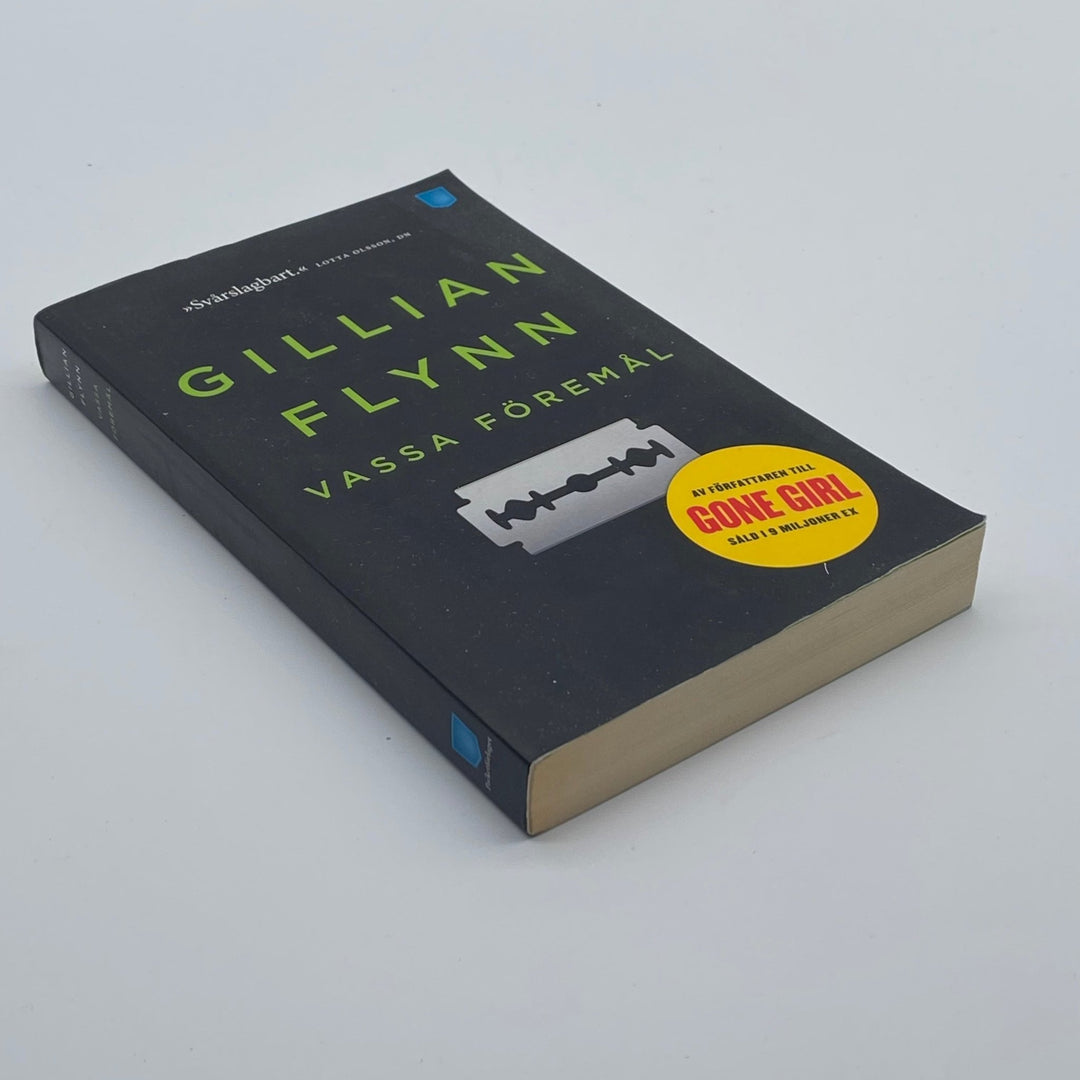 Gillian Flynn Vassa Föremål spännande thriller - Homy Secondhand Online