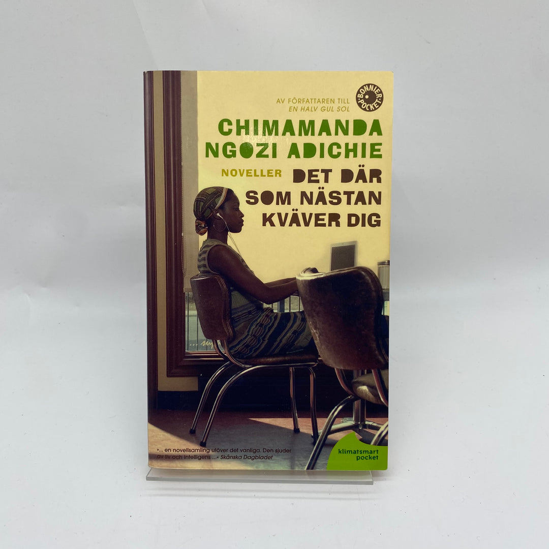 Chimamanda Ngozi Adichie novellsamling - mycket gott skick