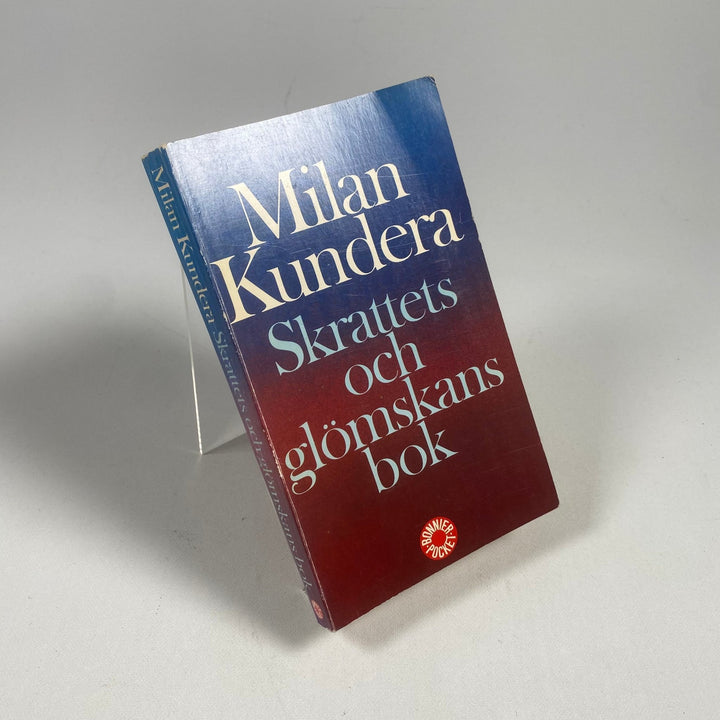 Milan Kunderas Bok om Skratt och Glömska - Homy Secondhand Online