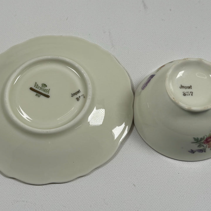 Elegant Vintage Porslinsteaset med Blomstermotiv - Homy Secondhand Online