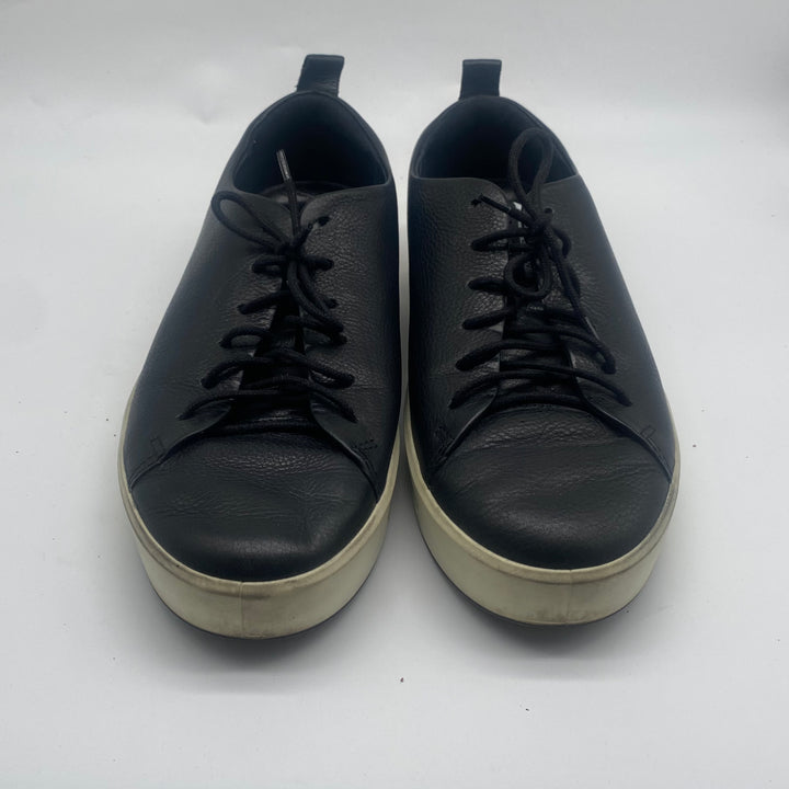 Klassiska svarta ECCO-sneakers i läder