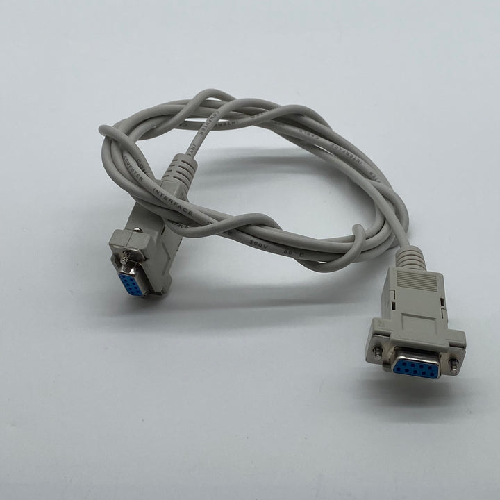 Grå VGA-kabel för datoranslutning
