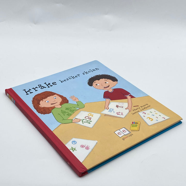 Kråke besöker skolan barnbok Gleerups